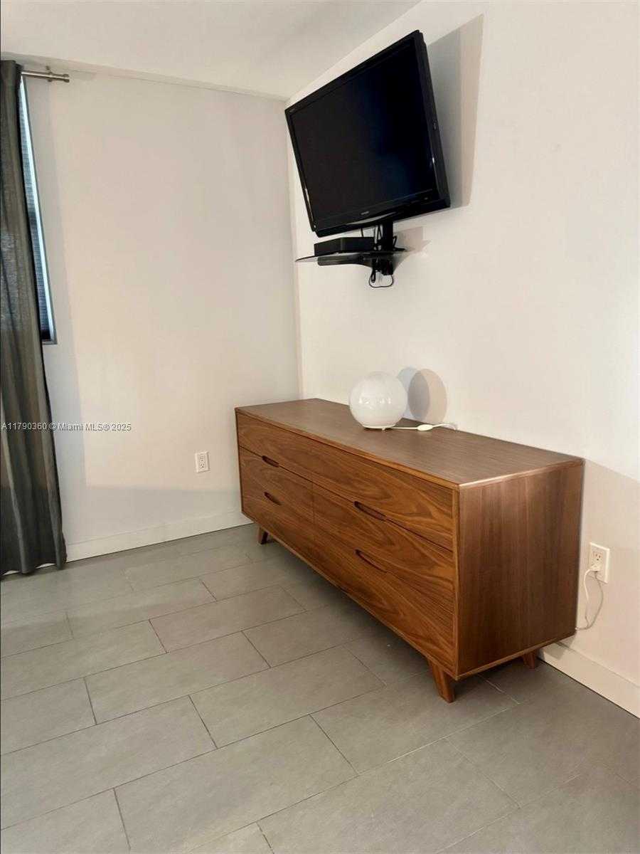 Small Image of 3600 170 ST #Apt.D.400, North Miami Beach Number 25