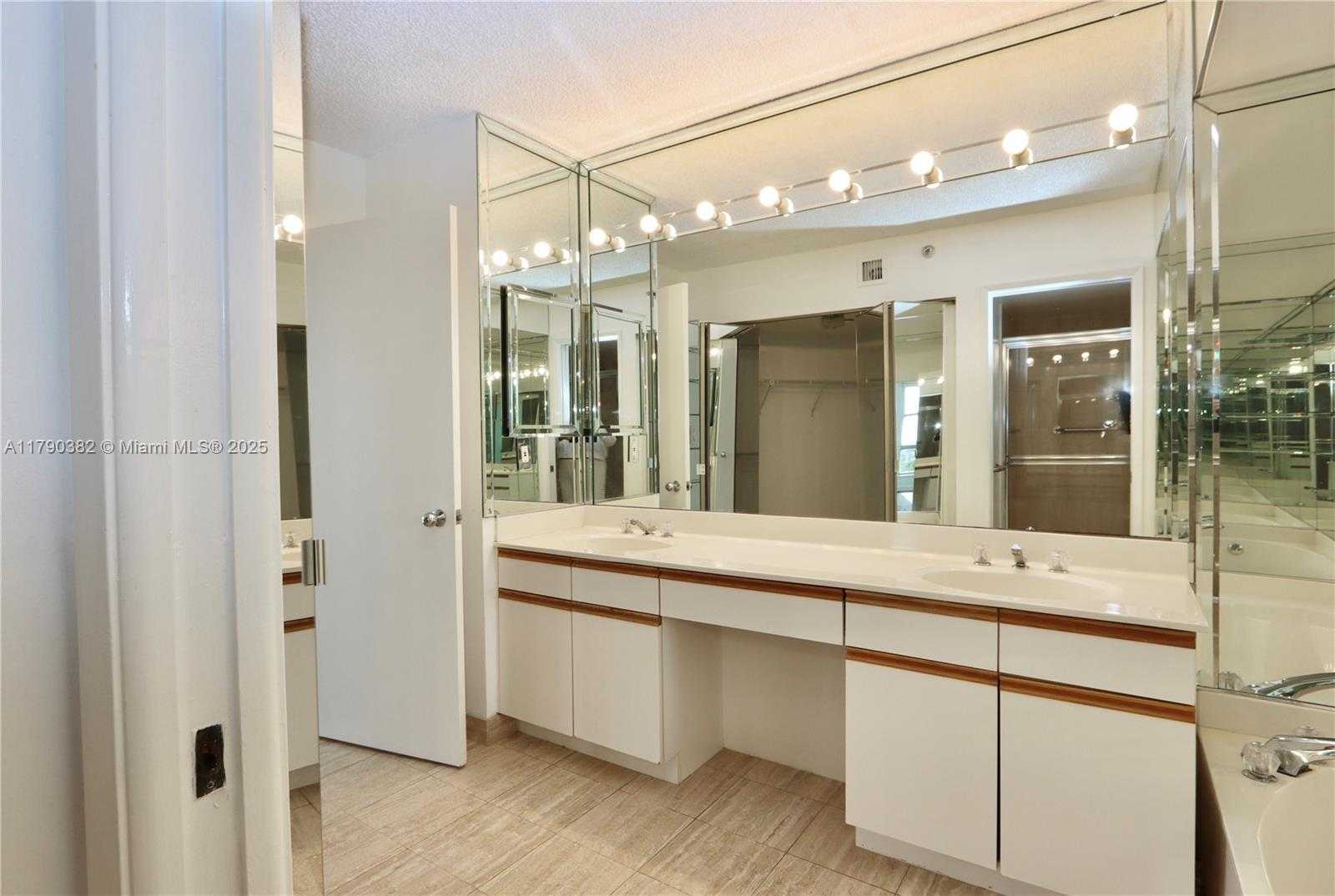 Small Image of 19195 NORTH EAST 36TH CT #608, Aventura Number 17