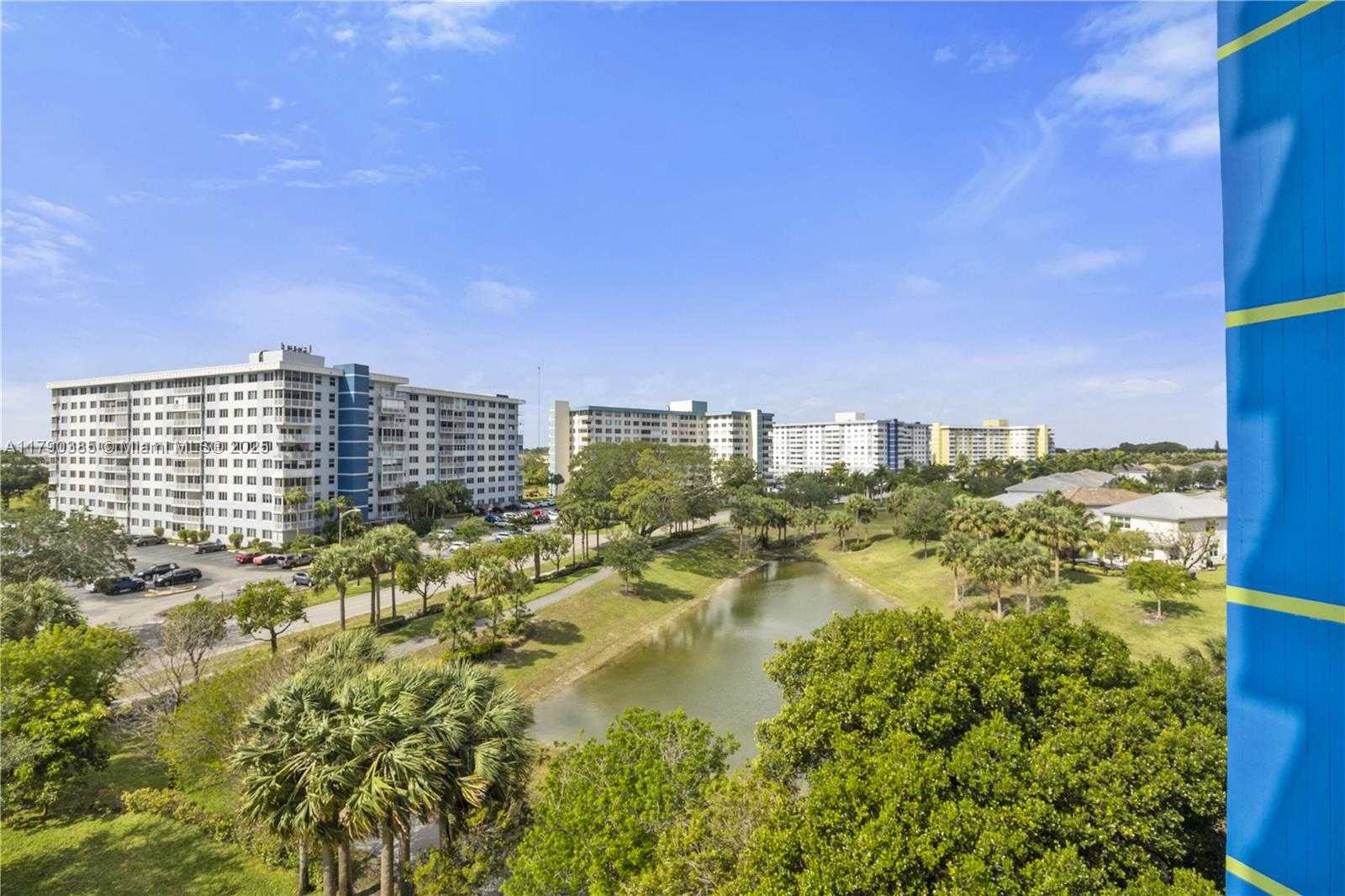 Small Image of 4001 HILLCREST DR #601, Hollywood Number 11