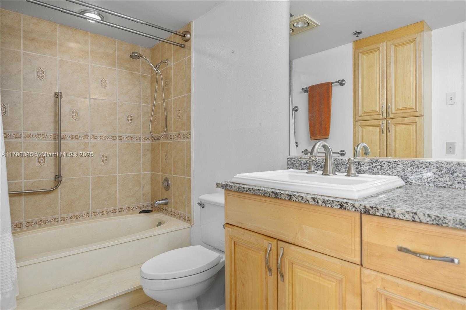 Small Image of 4001 HILLCREST DR #601, Hollywood Number 27