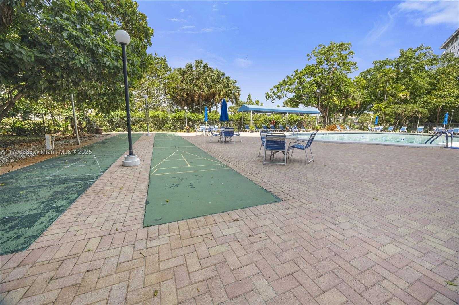 Small Image of 4001 HILLCREST DR #601, Hollywood Number 30