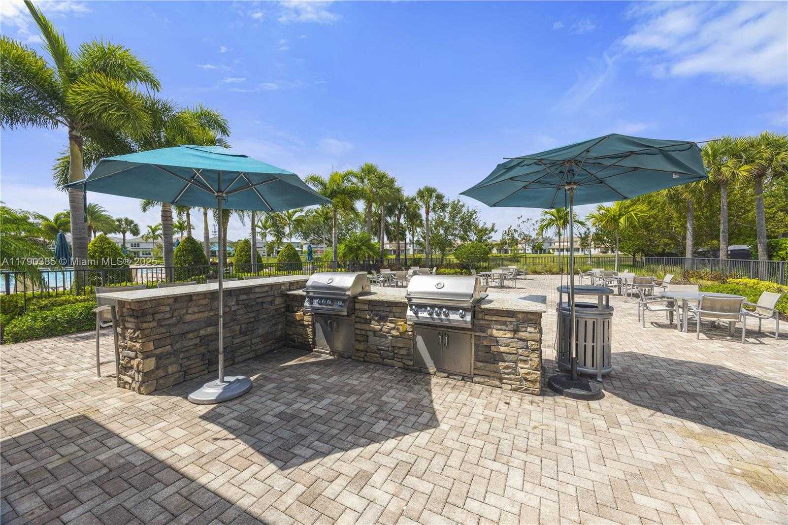 Small Image of 4001 HILLCREST DR #601, Hollywood Number 39