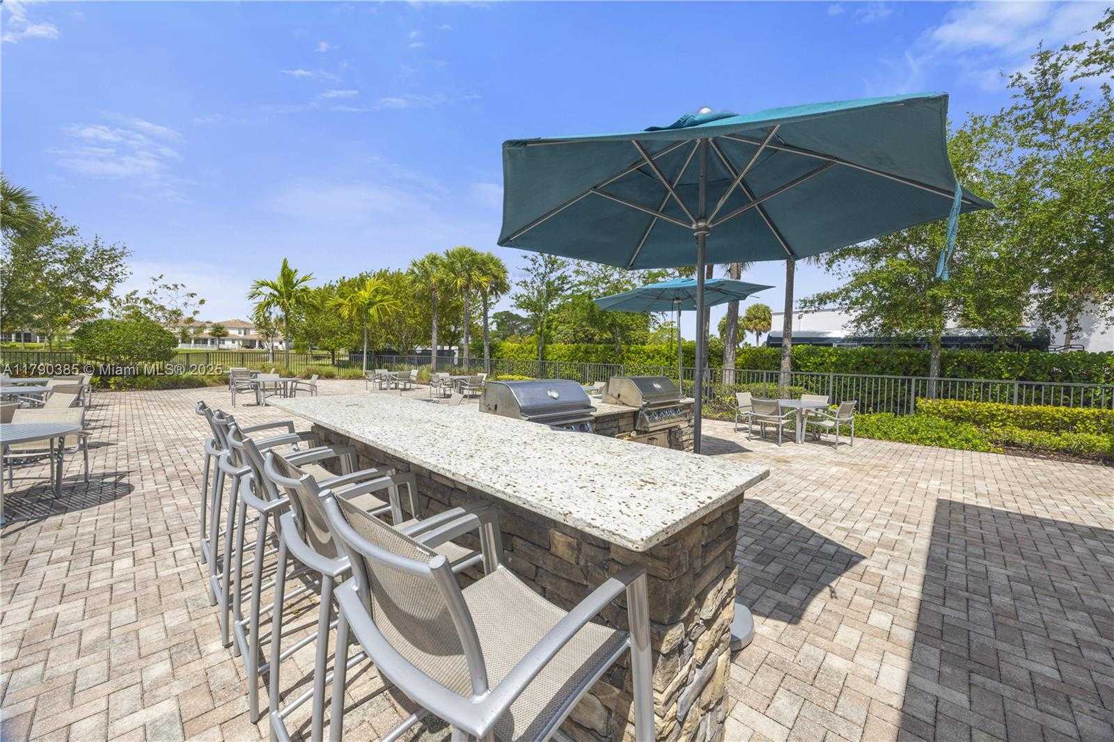 Small Image of 4001 HILLCREST DR #601, Hollywood Number 40