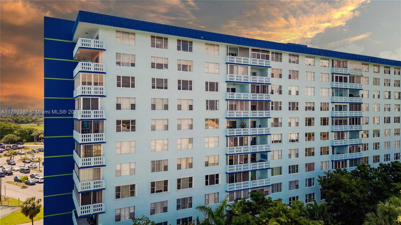 Small Image of 4001 HILLCREST DR #601, Hollywood Number 41