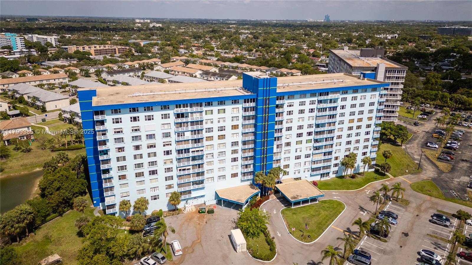 Small Image of 4001 HILLCREST DR #601, Hollywood Number 47
