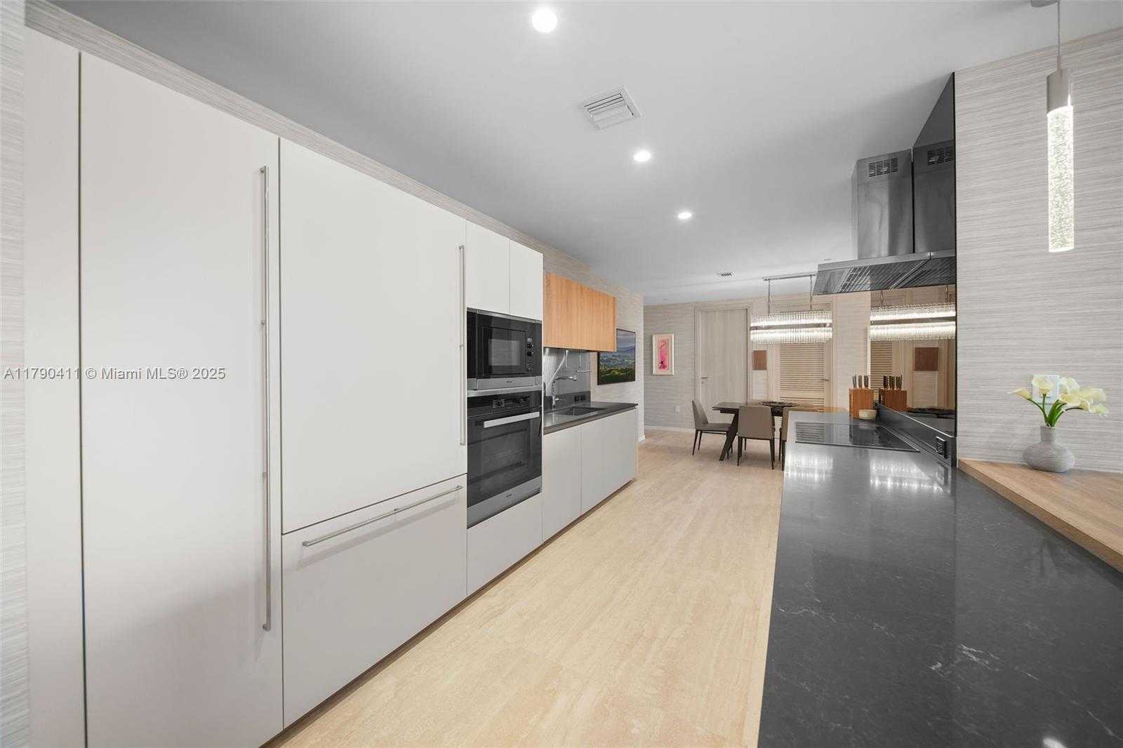 Small Image of 1000 BRICKELL PLZ #PH5603, Miami Number 11
