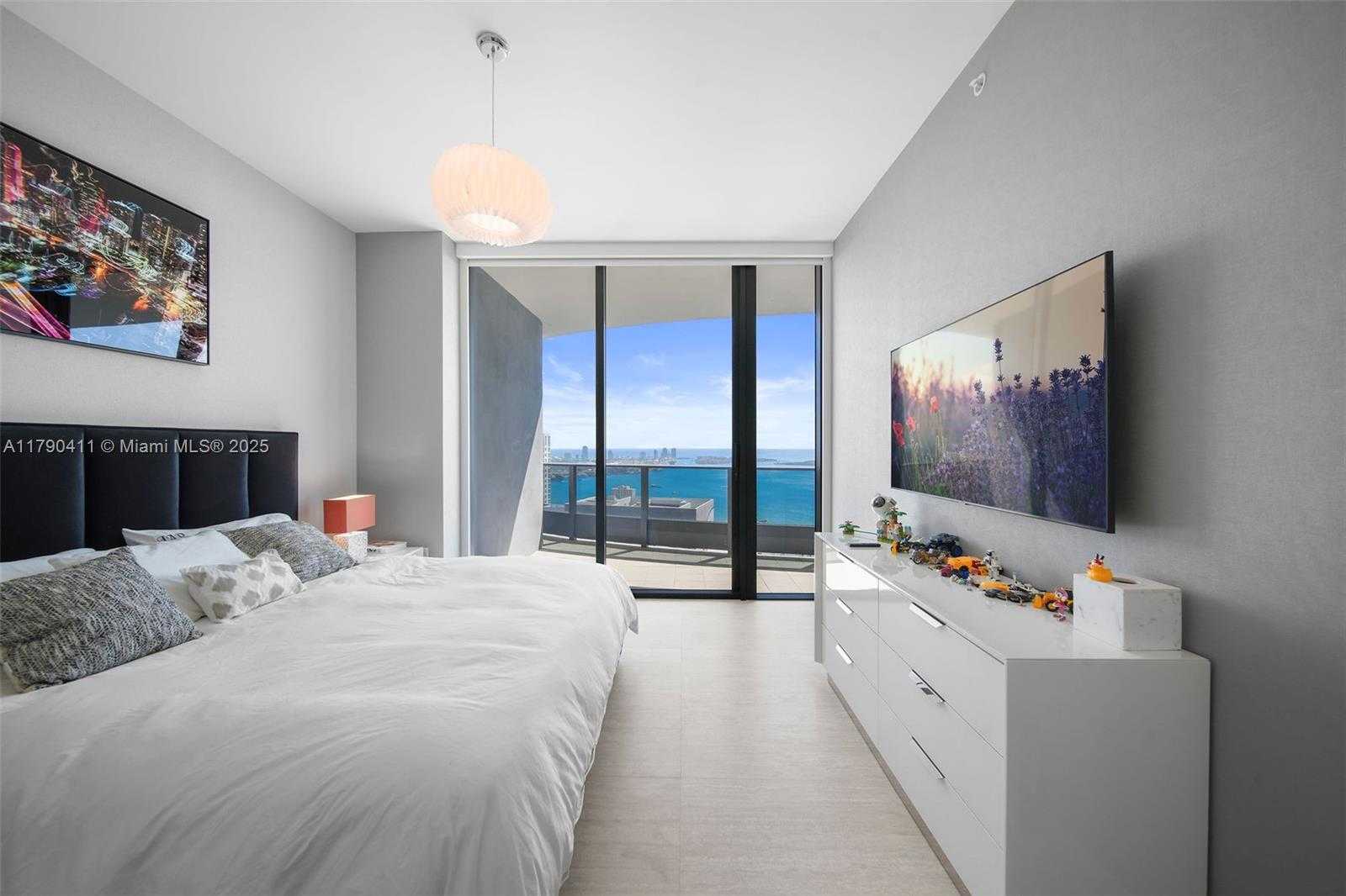 Small Image of 1000 BRICKELL PLZ #PH5603, Miami Number 35