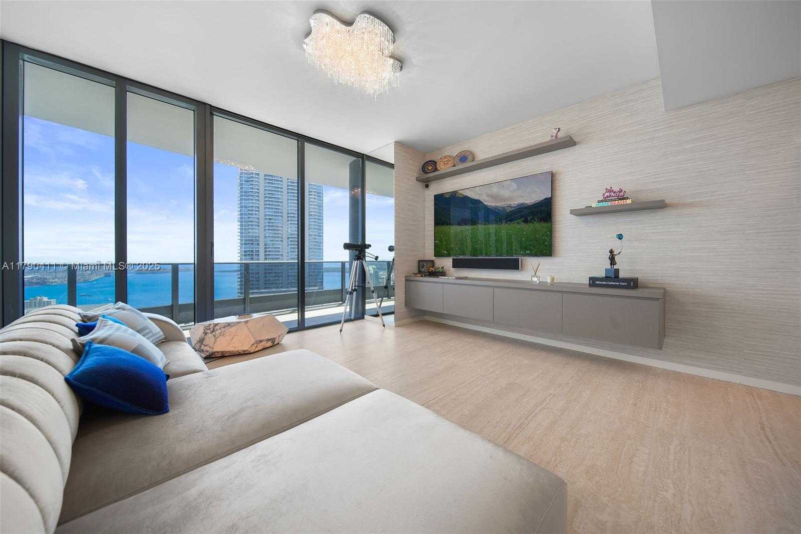 Small Image of 1000 BRICKELL PLZ #PH5603, Miami Number 4