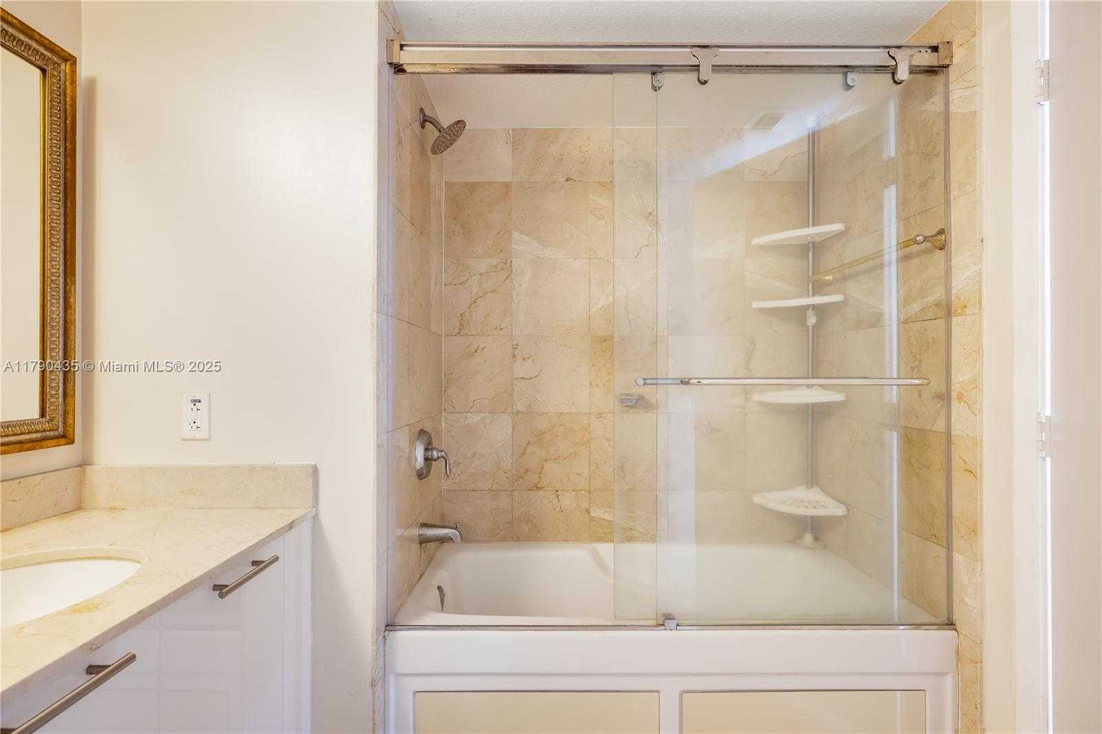Small Image of 1800 NORTH BAYSHORE DR #509, Miami Number 18