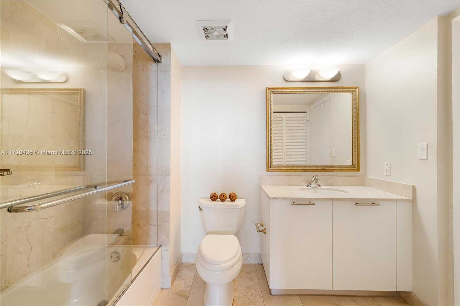 Small Image of 1800 NORTH BAYSHORE DR #509, Miami Number 22