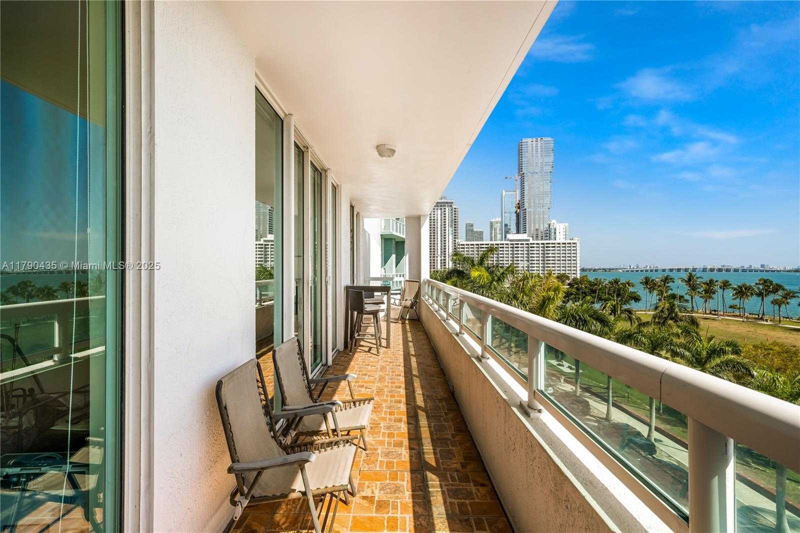 Small Image of 1800 NORTH BAYSHORE DR #509, Miami Number 4