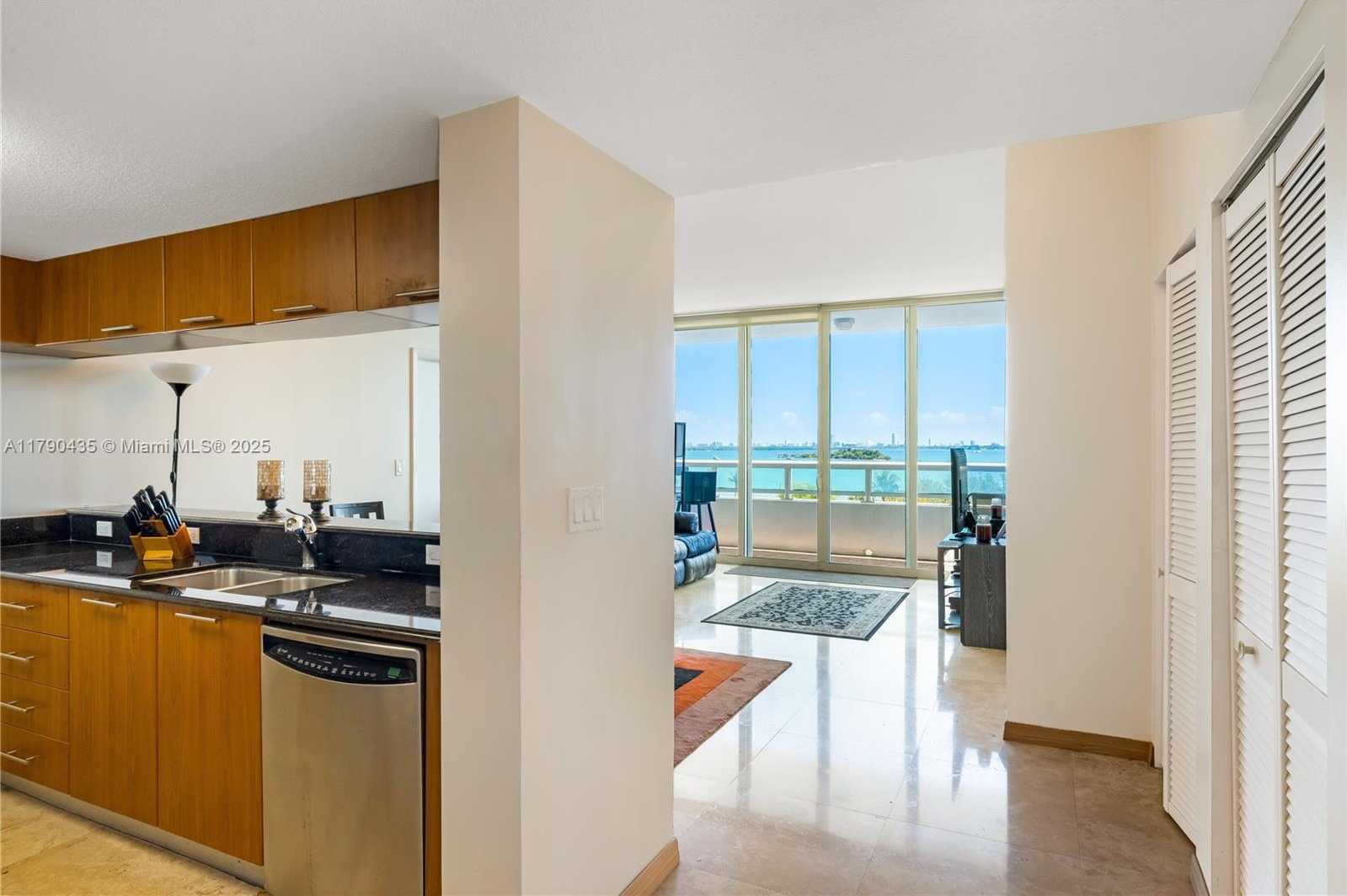 Small Image of 1800 NORTH BAYSHORE DR #509, Miami Number 8