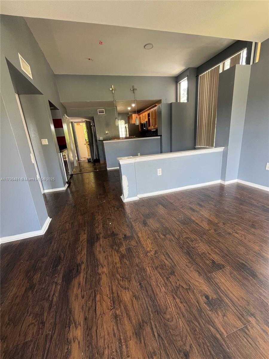 Small Image of 4815 VIA PALM LKS #1413, West Palm Beach Number 6