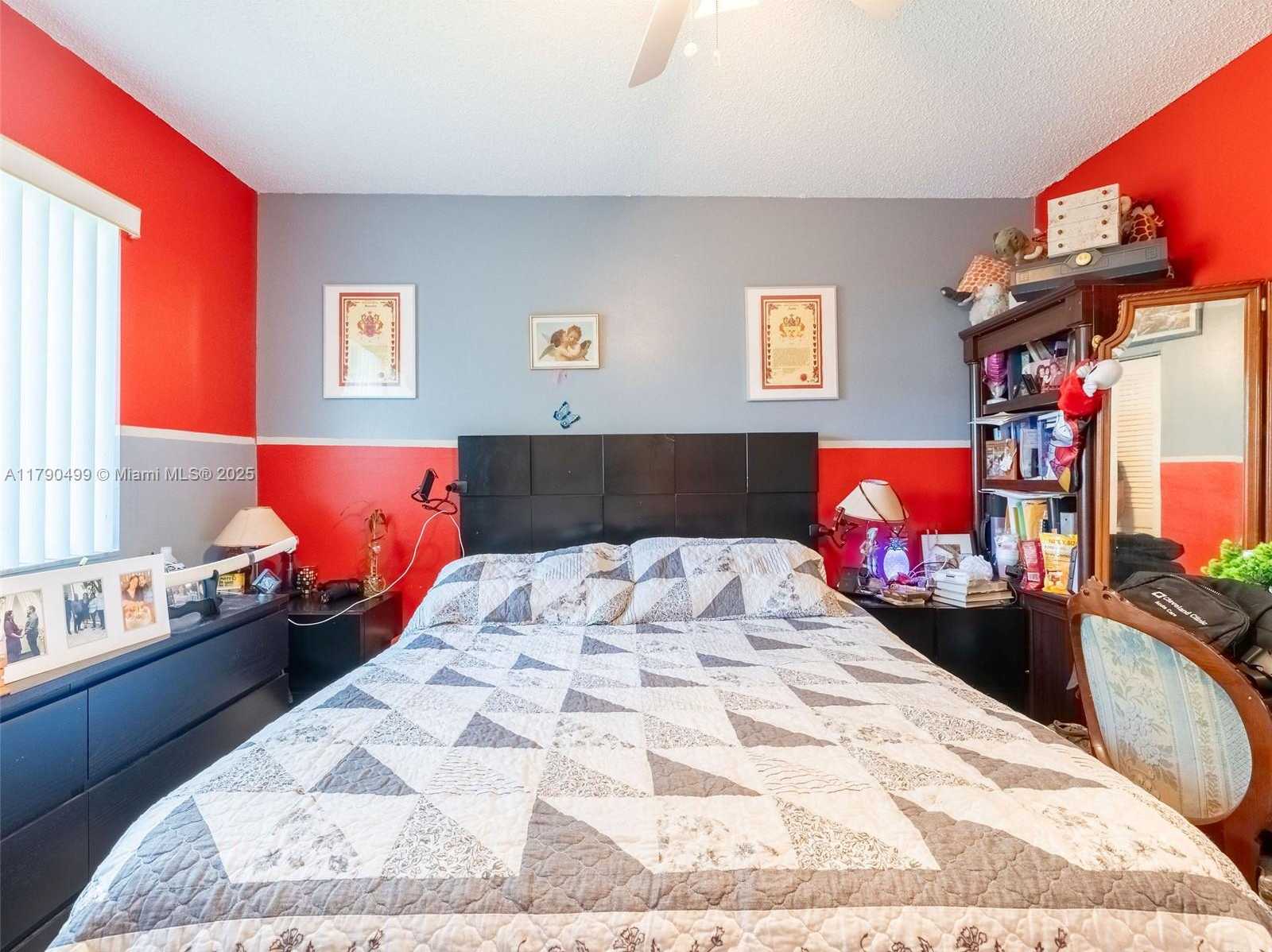 Small Image of 370 FAIRWAY CIR #13, Weston Number 15