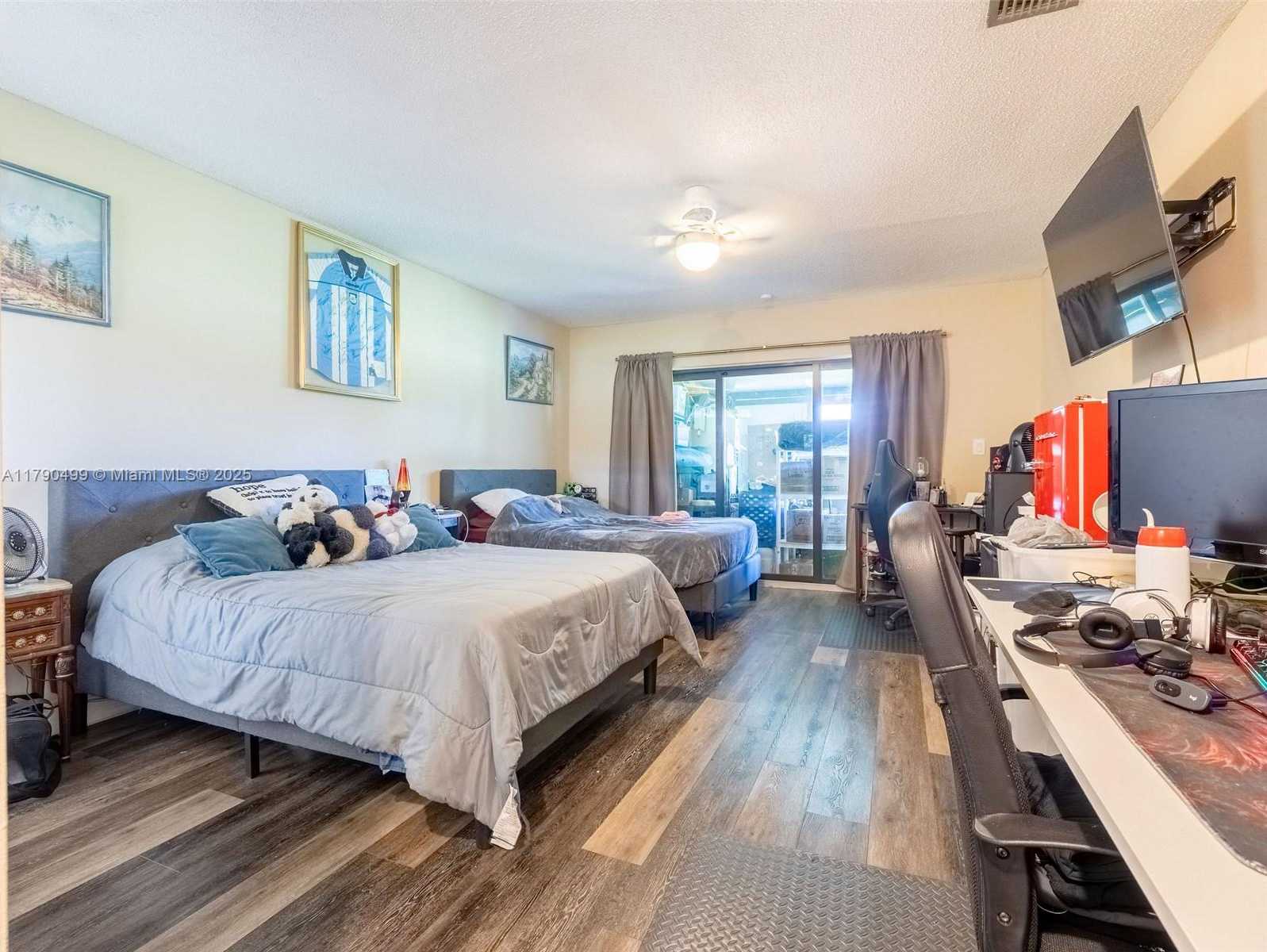 Small Image of 370 FAIRWAY CIR #13, Weston Number 22