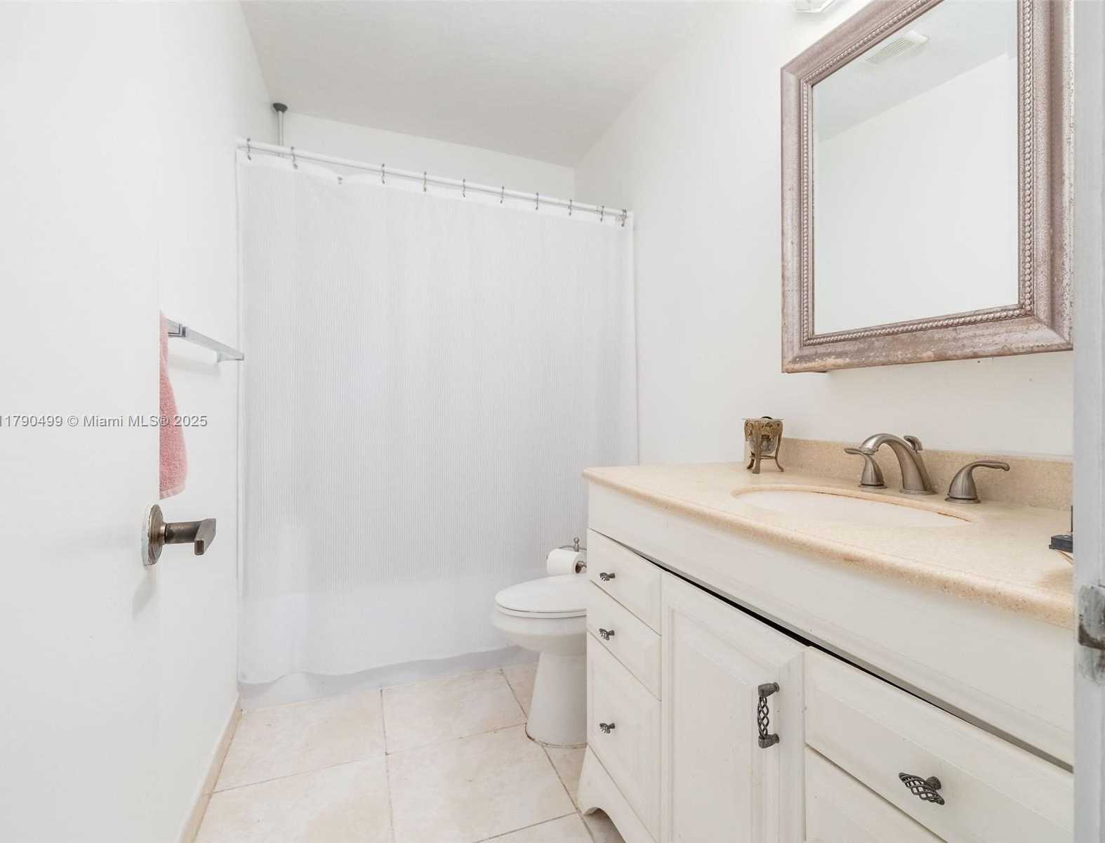 Small Image of 370 FAIRWAY CIR #13, Weston Number 23