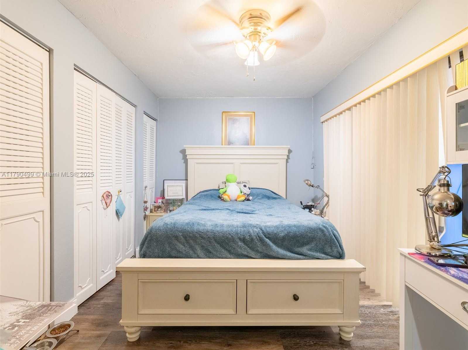 Small Image of 370 FAIRWAY CIR #13, Weston Number 9