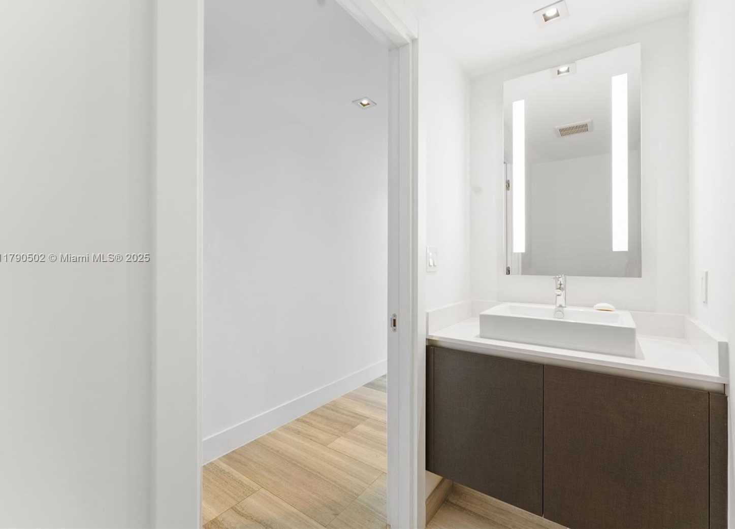Small Image of 1451 BRICKELL AVE #1803, Miami Number 10
