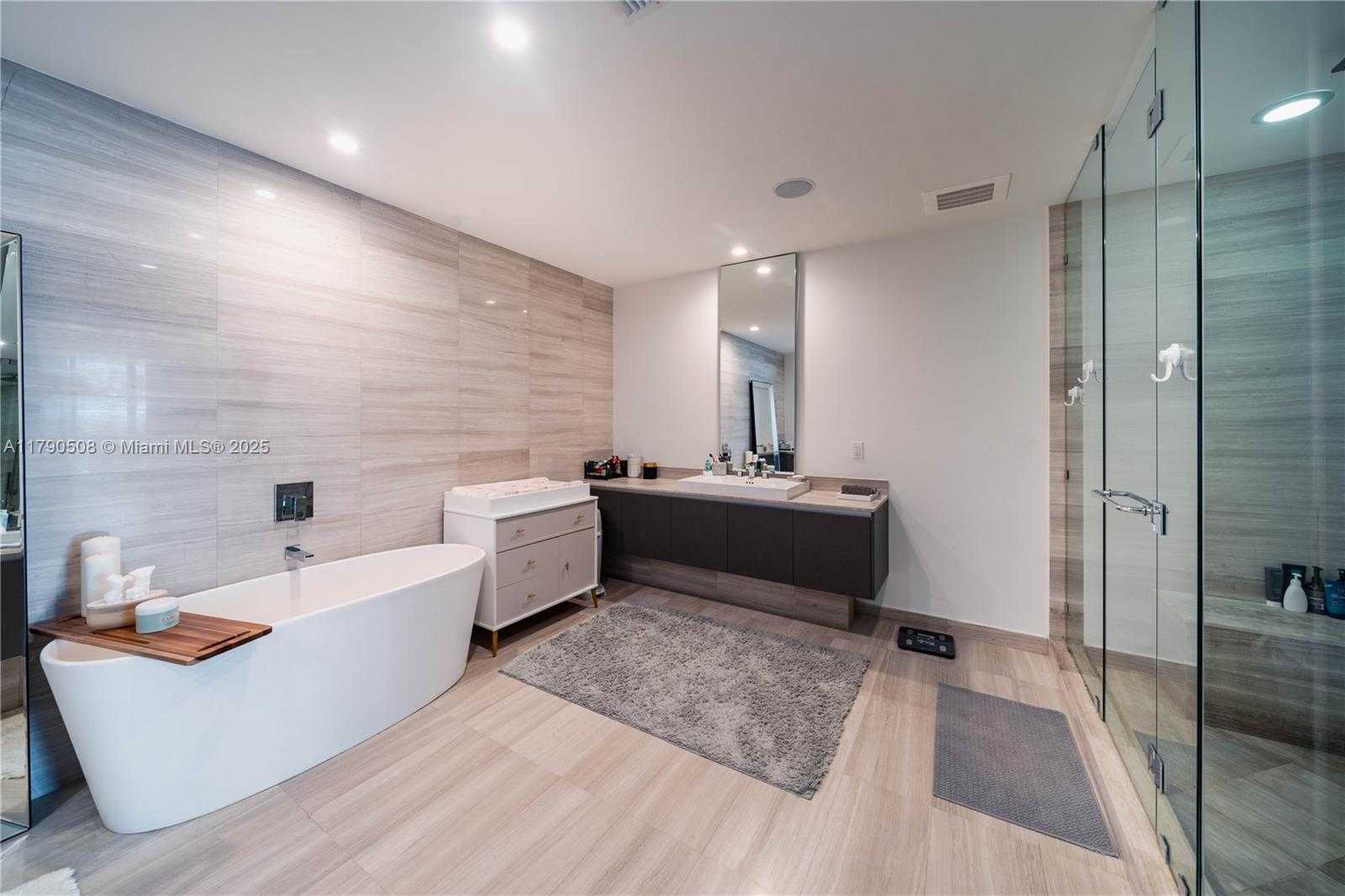 Small Image of 3250 NORTH EAST 188TH ST #606, Aventura Number 25