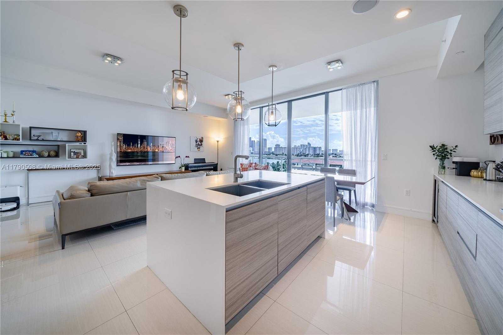 Small Image of 3250 NORTH EAST 188TH ST #606, Aventura Number 4