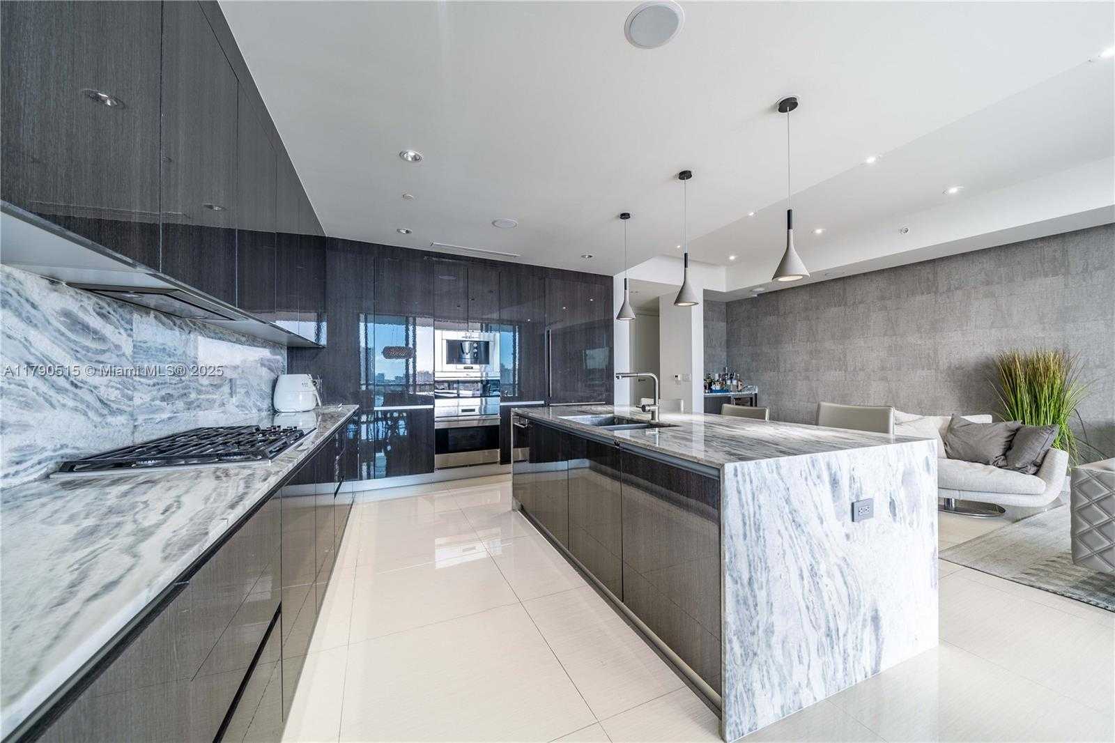 Small Image of 3300 NORTH EAST 188TH ST #710, Aventura Number 4