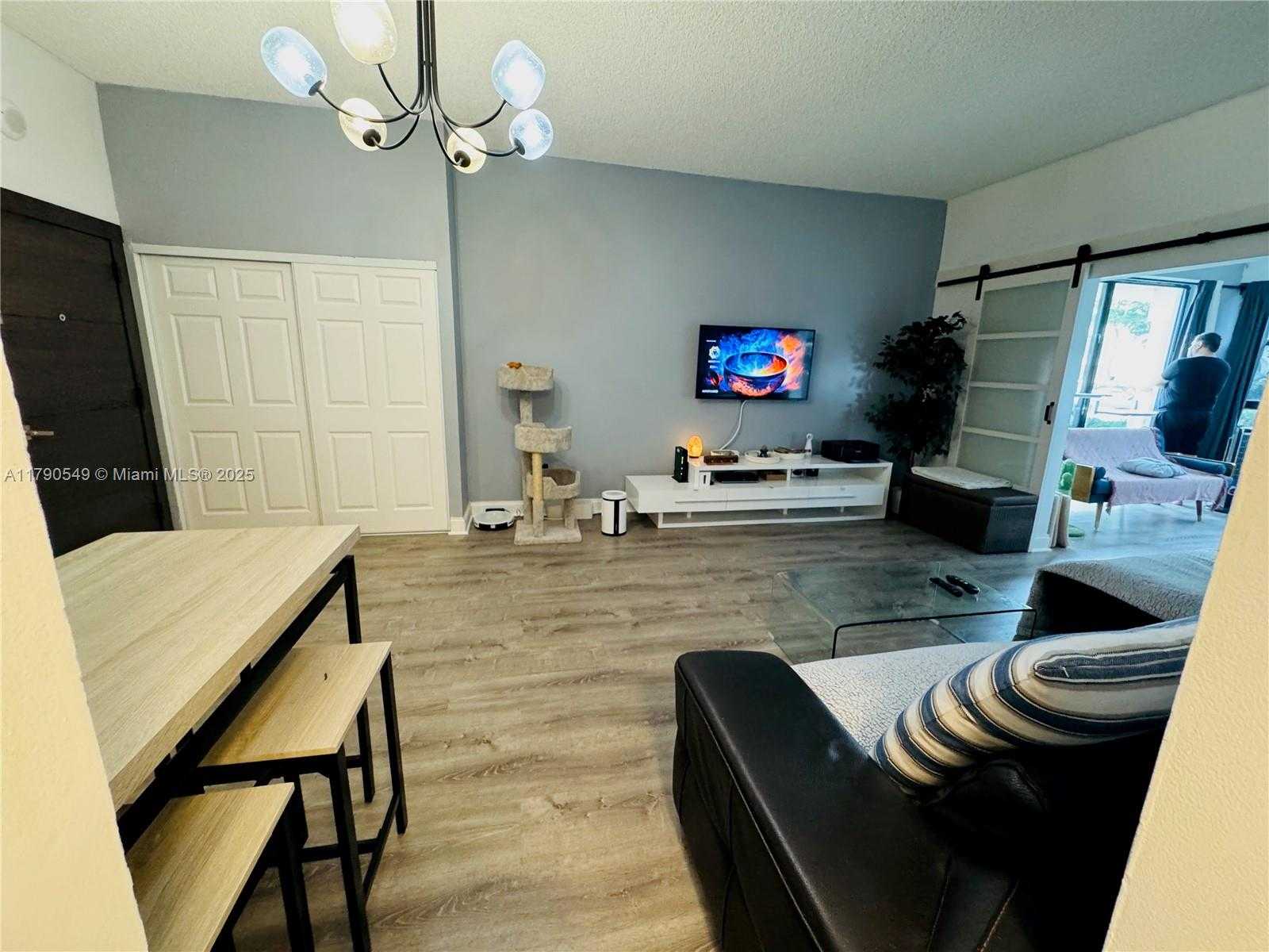 Small Image of 20515 EAST COUNTRY CLUB DR #148, Aventura Number 2