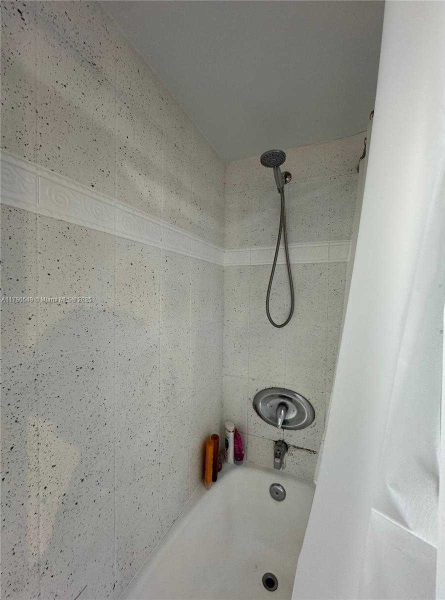 Small Image of 20515 EAST COUNTRY CLUB DR #148, Aventura Number 5