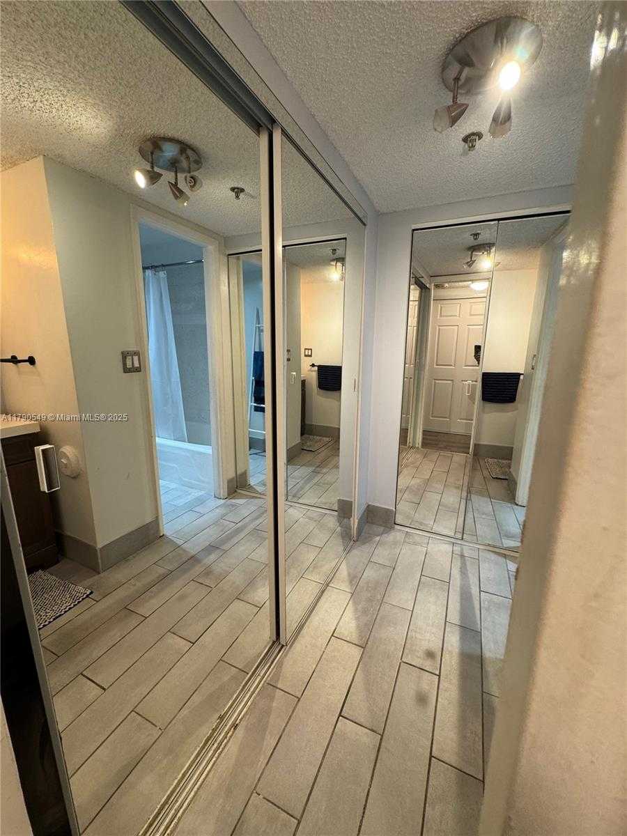Small Image of 20515 EAST COUNTRY CLUB DR #148, Aventura Number 6