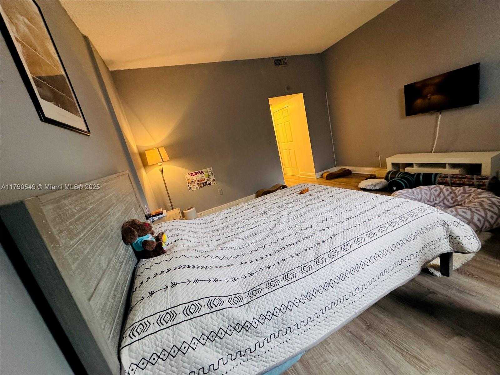 Small Image of 20515 EAST COUNTRY CLUB DR #148, Aventura Number 7