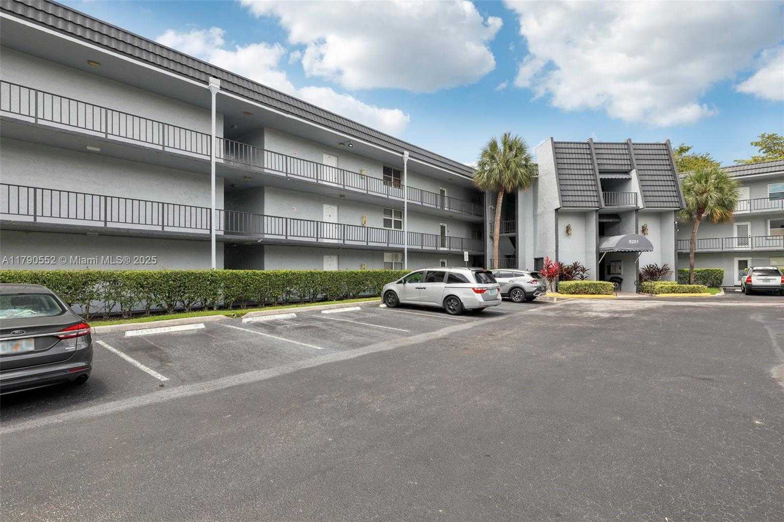 Small Image of 9201 LIME BAY BLVD #105, Tamarac Number 14