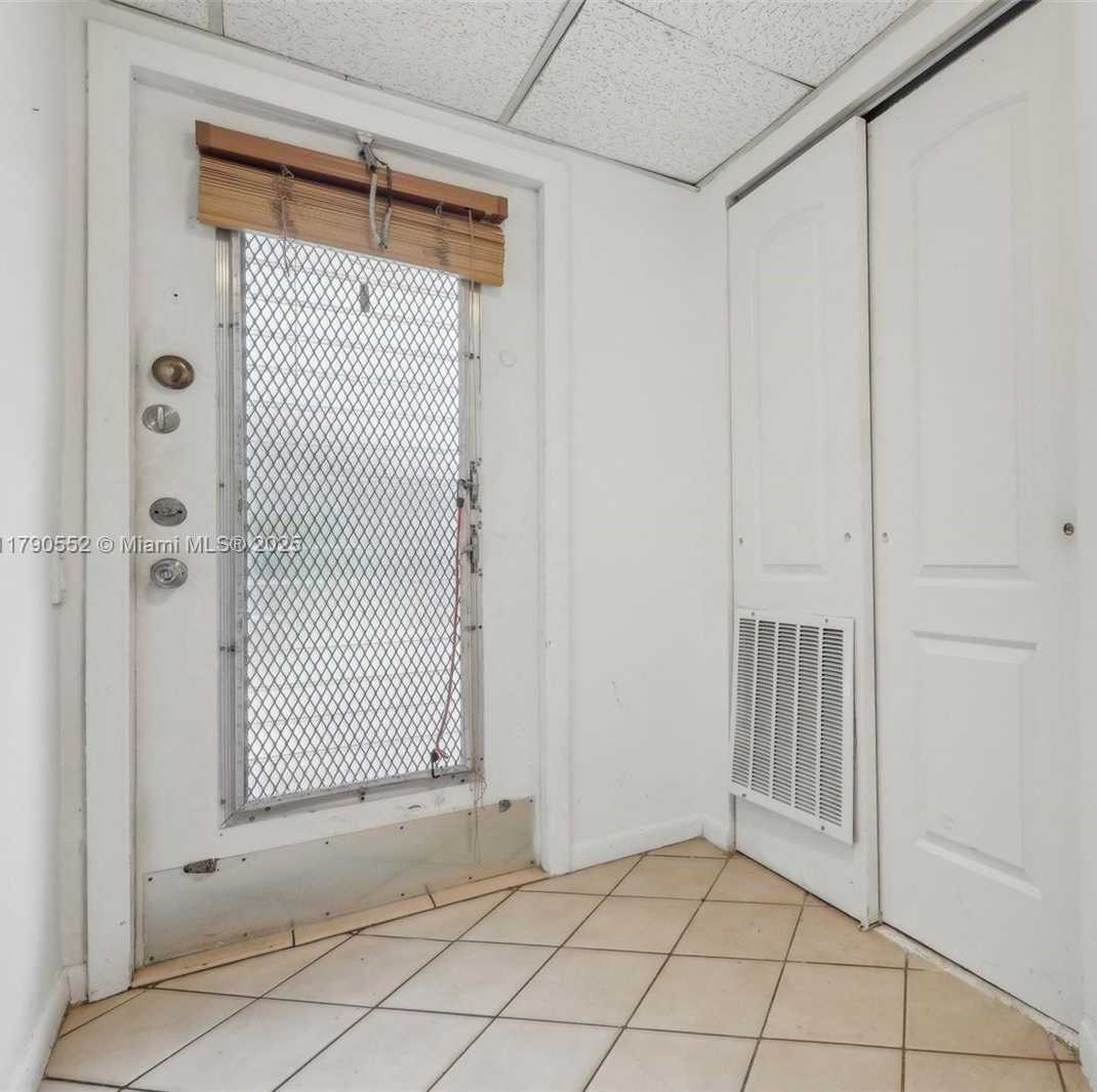 Small Image of 9201 LIME BAY BLVD #105, Tamarac Number 16