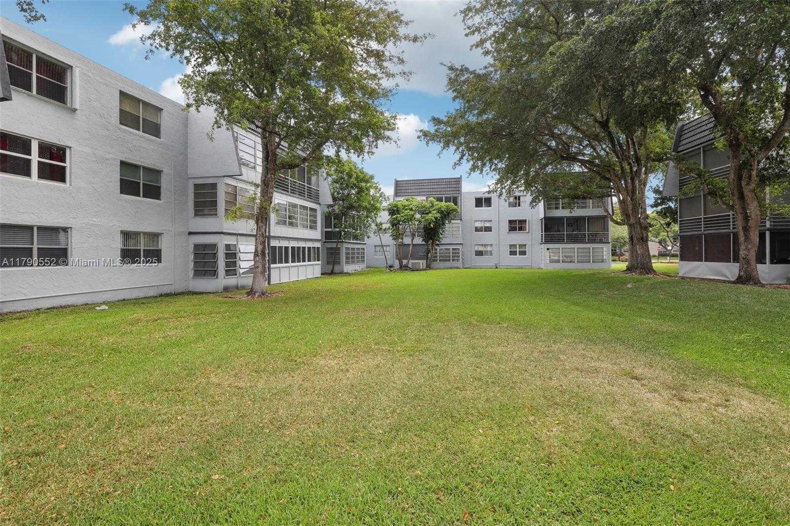Small Image of 9201 LIME BAY BLVD #105, Tamarac Number 28