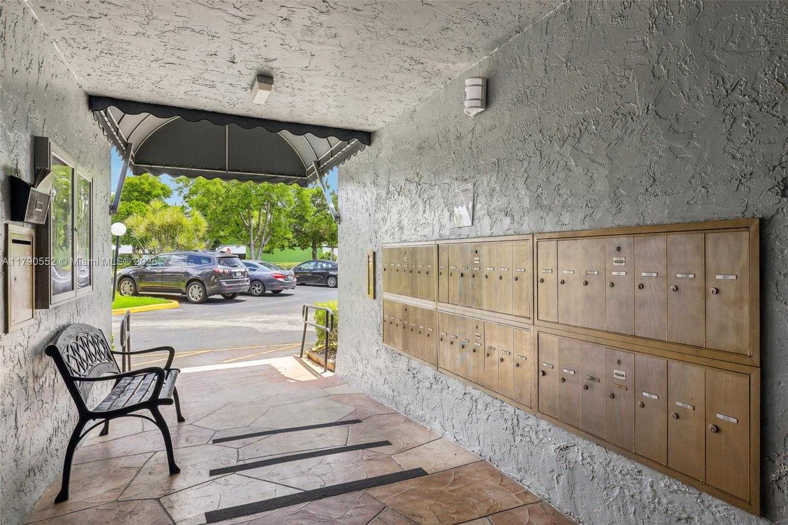 Small Image of 9201 LIME BAY BLVD #105, Tamarac Number 36