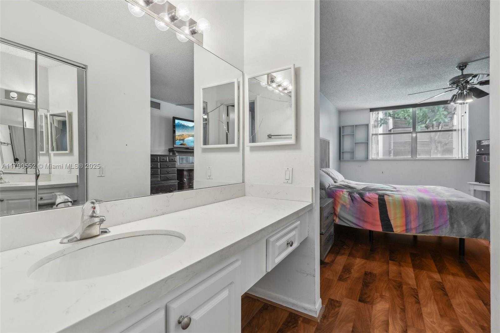 Small Image of 9201 LIME BAY BLVD #105, Tamarac Number 6