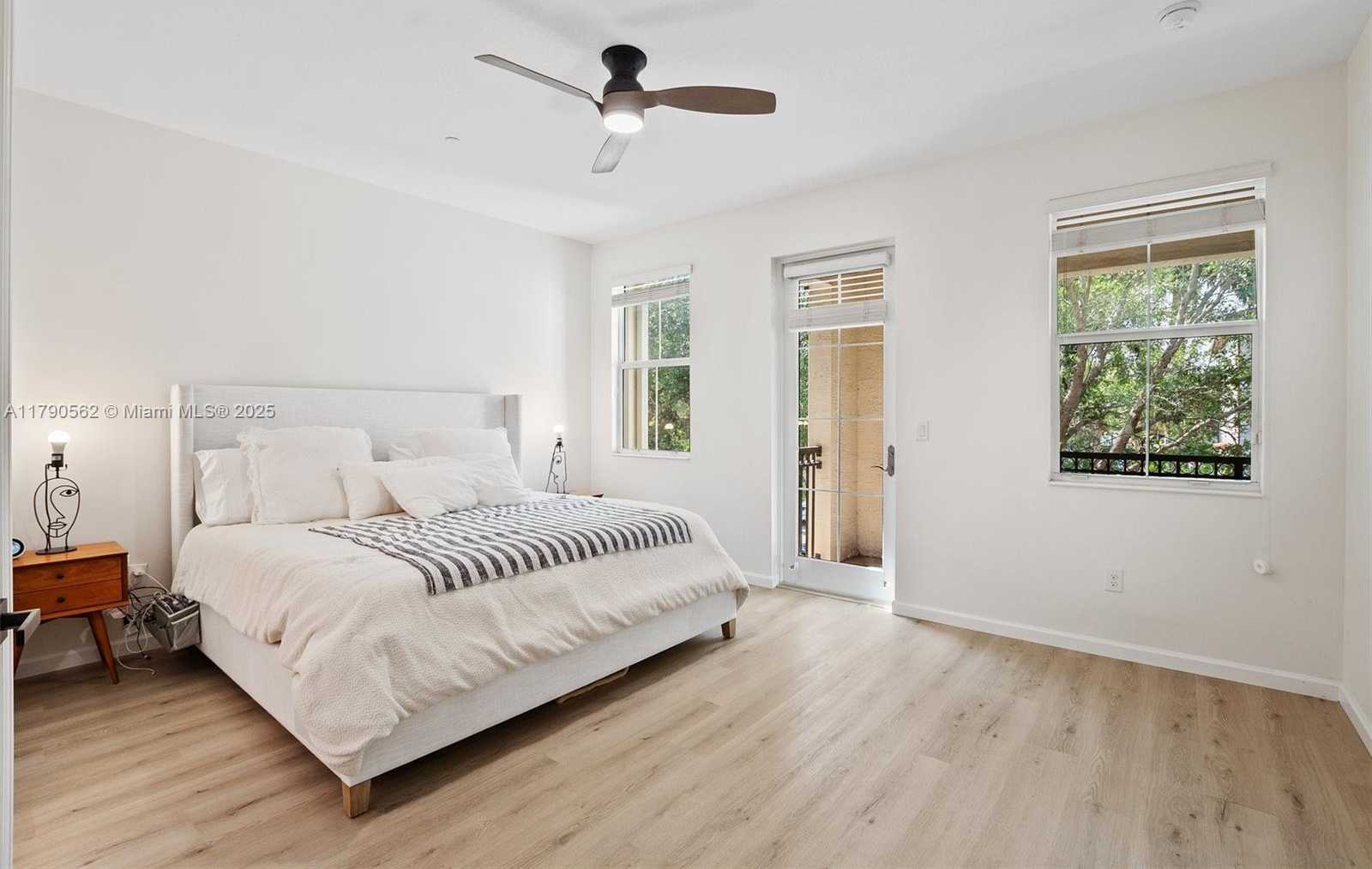Small Image of 8144 CASCADA ISLES DR, Cooper City Number 11