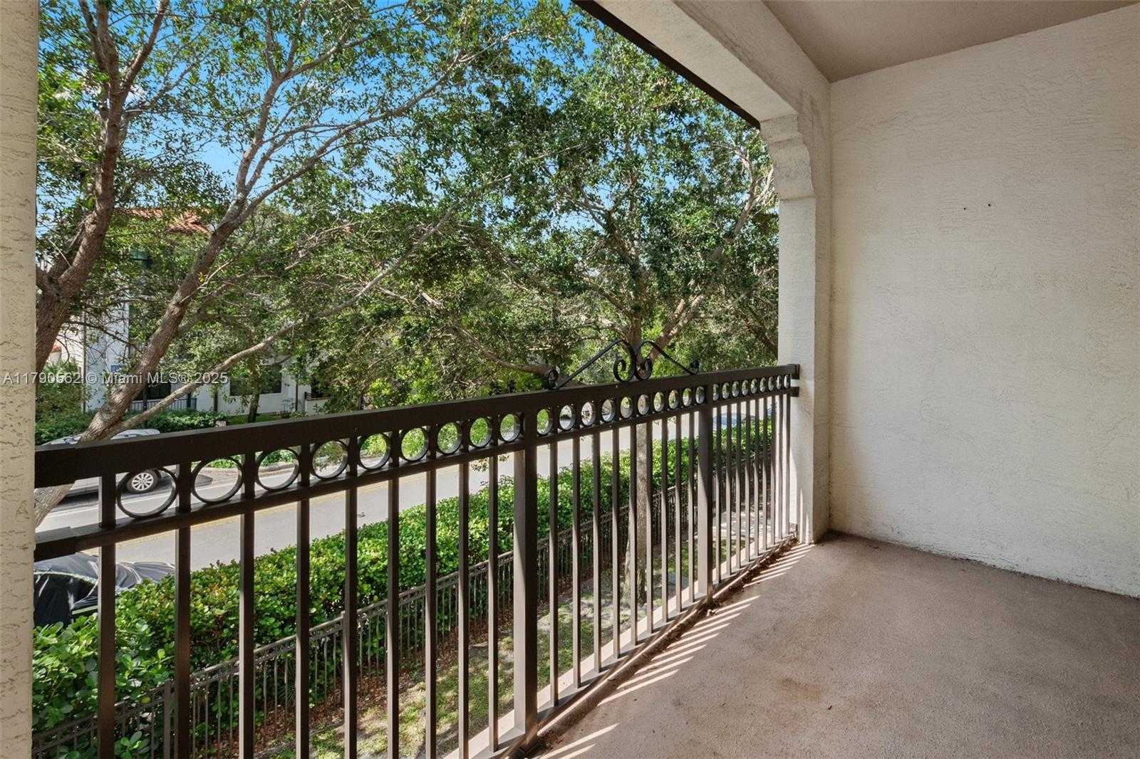 Small Image of 8144 CASCADA ISLES DR, Cooper City Number 12