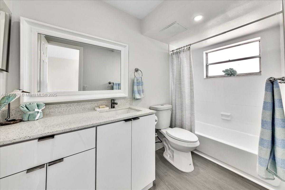 Small Image of 1750 WEST 46TH ST #433, Hialeah Number 15