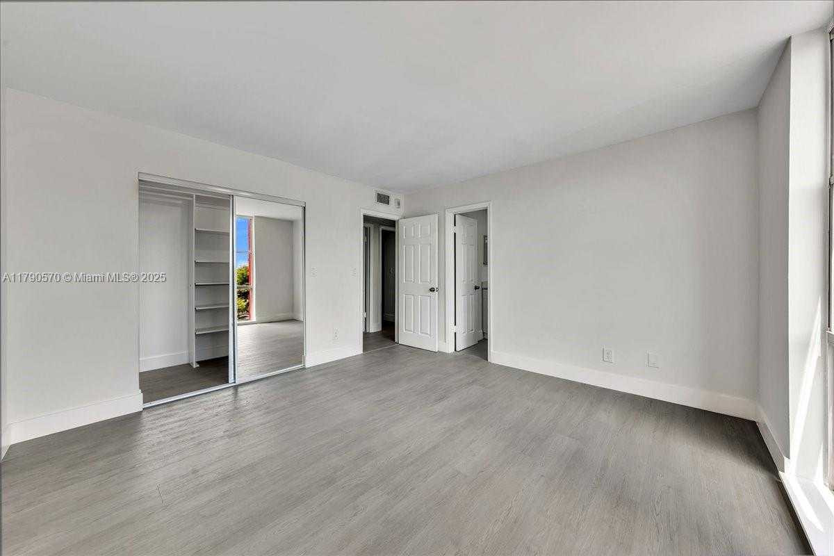 Small Image of 1750 WEST 46TH ST #433, Hialeah Number 16
