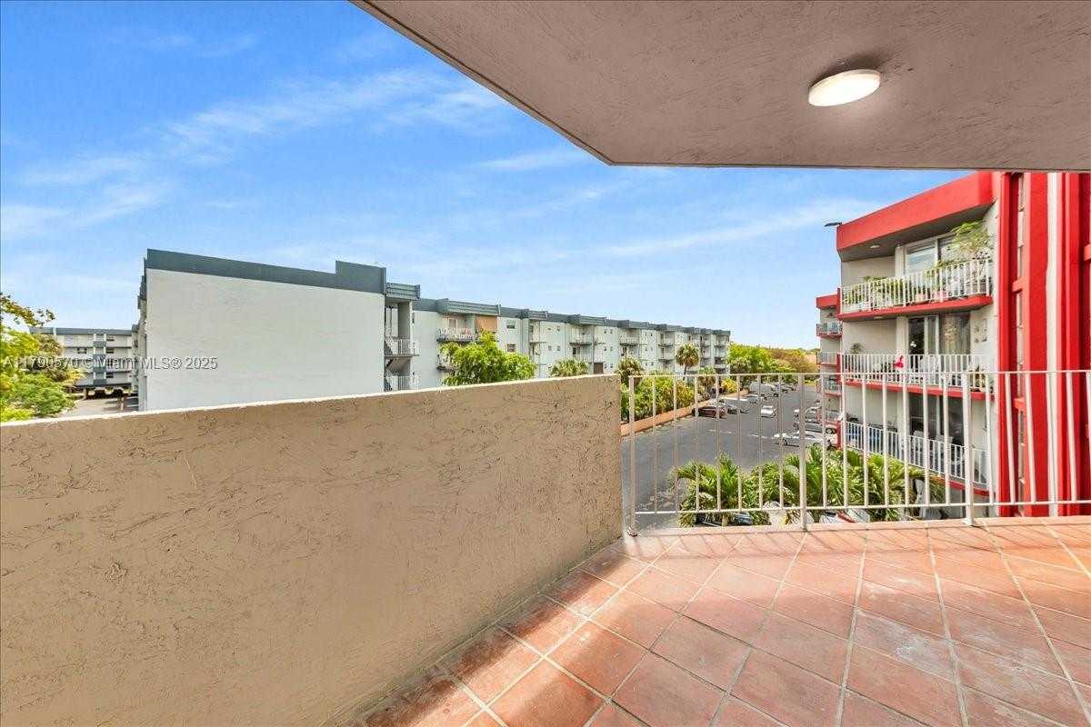 Small Image of 1750 WEST 46TH ST #433, Hialeah Number 21