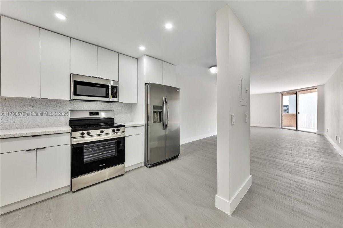 Small Image of 1750 WEST 46TH ST #433, Hialeah Number 3