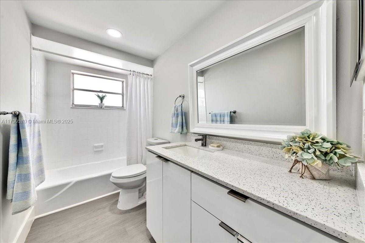 Small Image of 1750 WEST 46TH ST #433, Hialeah Number 4