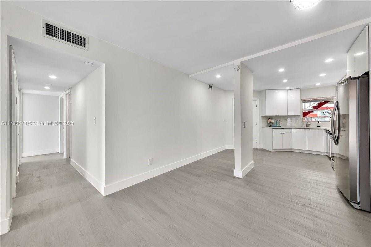 Small Image of 1750 WEST 46TH ST #433, Hialeah Number 6