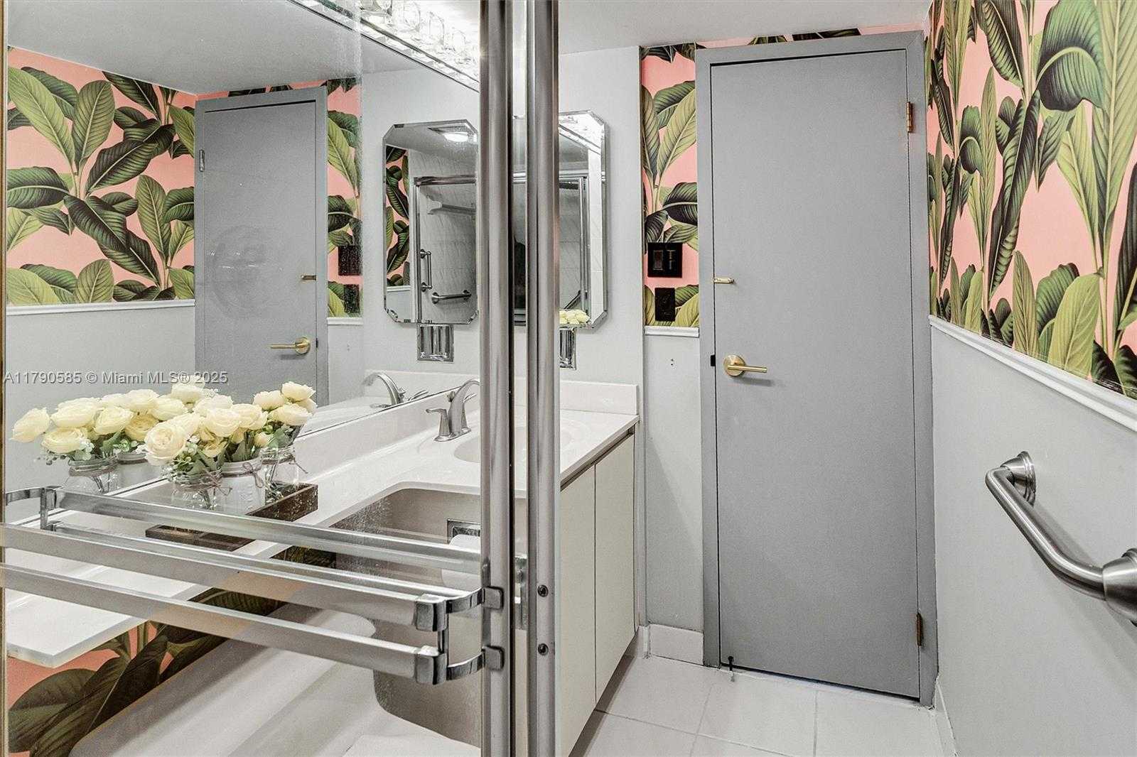 Small Image of 100 BAYVIEW #617, Sunny Isles Beach Number 21