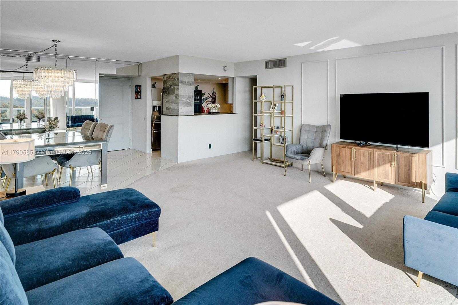 Small Image of 100 BAYVIEW #617, Sunny Isles Beach Number 3