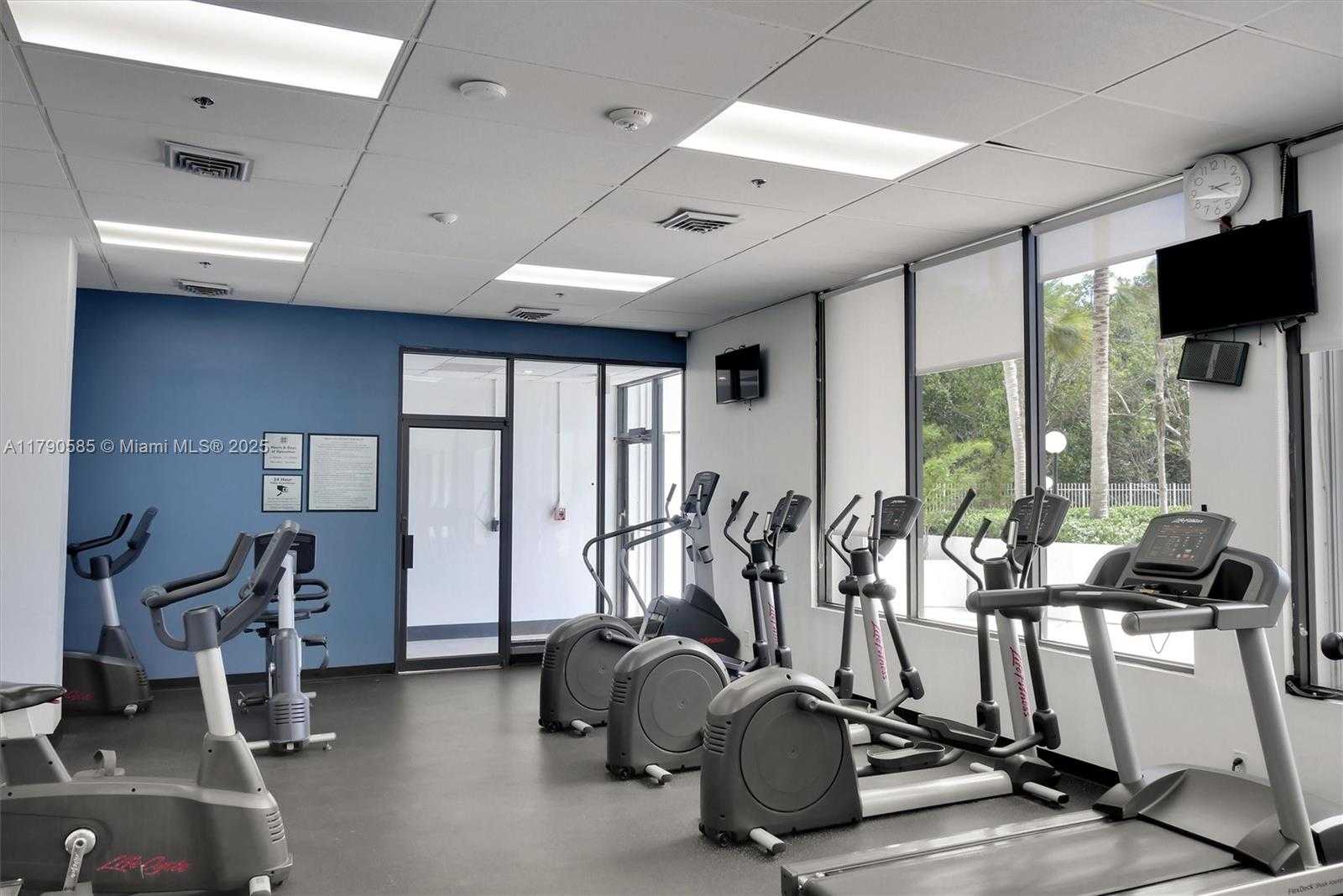 Small Image of 100 BAYVIEW DR #617, Sunny Isles Beach Number 40