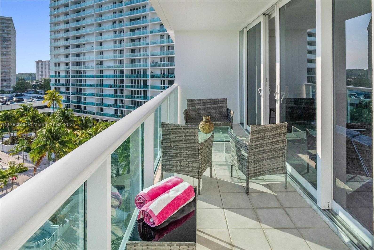 Small Image of 100 BAYVIEW #617, Sunny Isles Beach Number 6