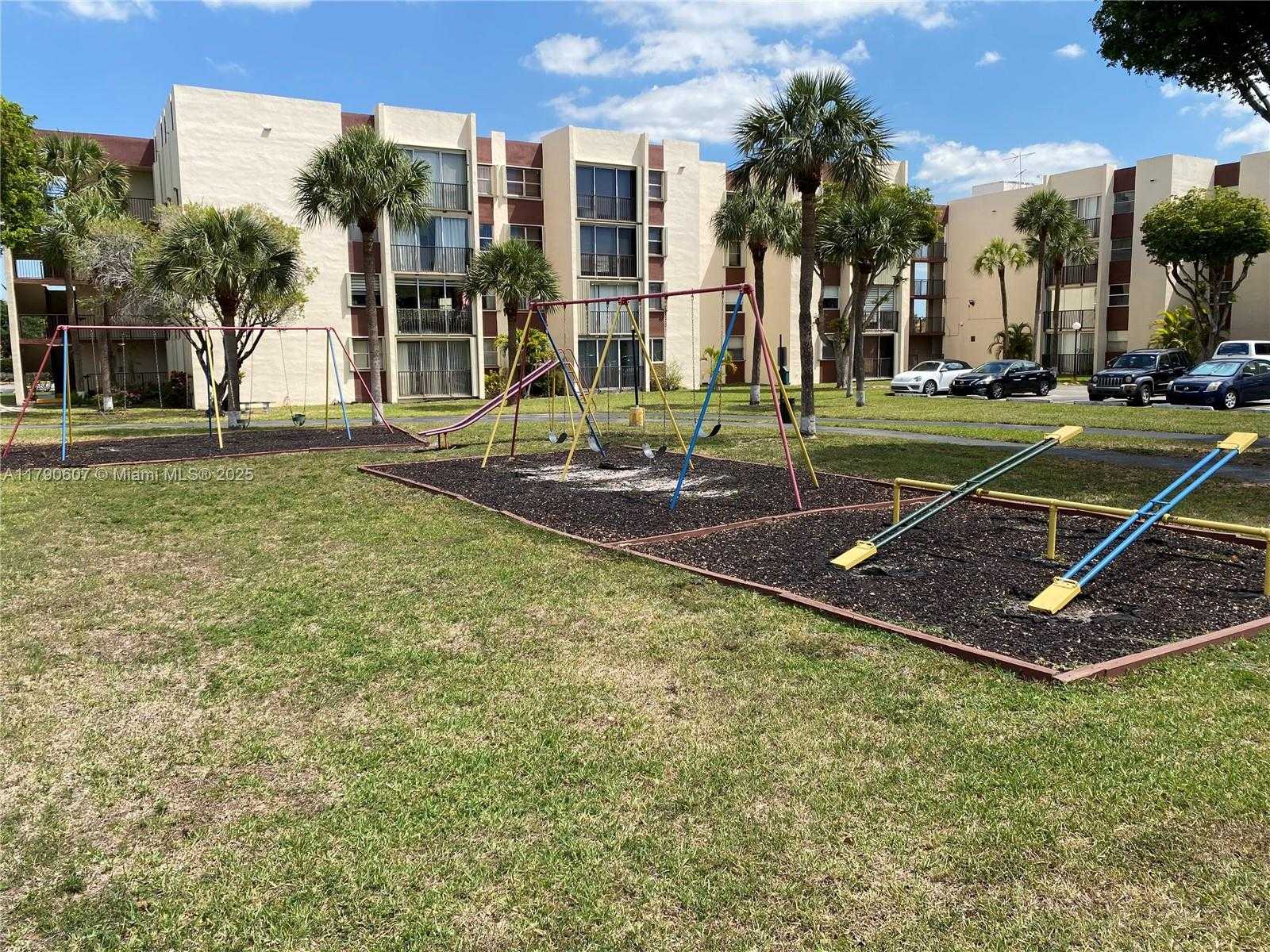 Small Image of 9411 SOUTH WEST 4TH ST #404, Miami Number 14