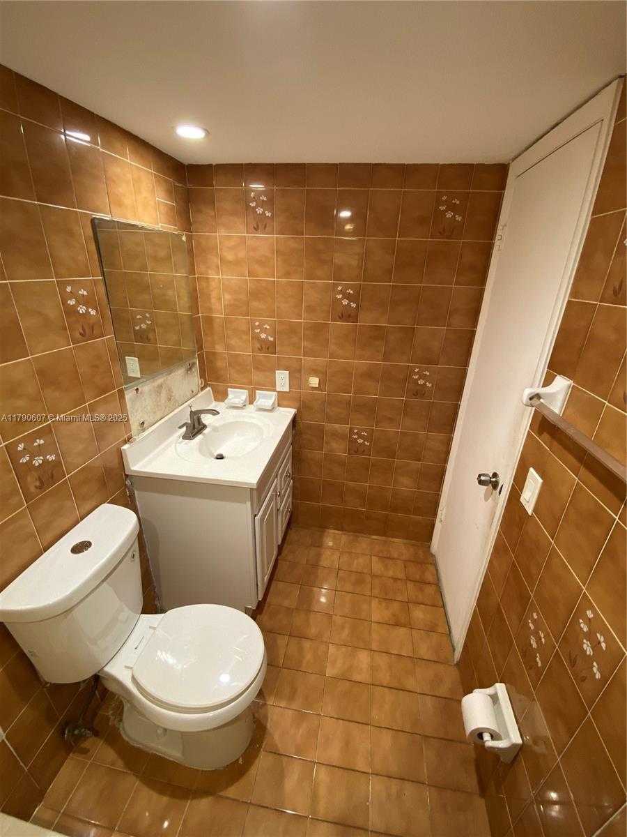 Small Image of 9411 SOUTH WEST 4TH ST #404, Miami Number 6