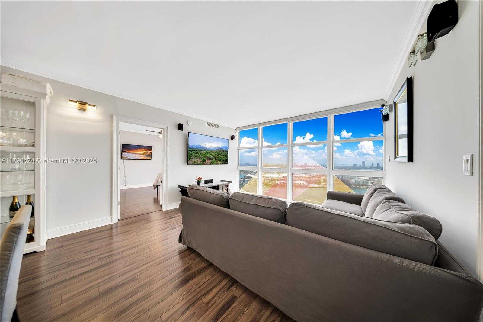 Small Image of 50 BISCAYNE BLVD #4004, Miami Number 13