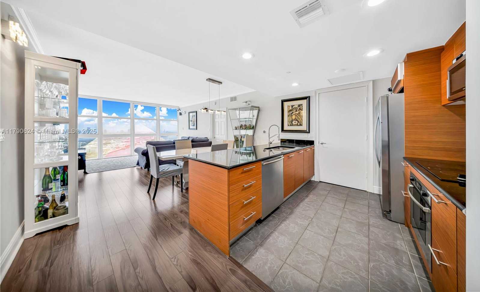 Small Image of 50 BISCAYNE BLVD #4004, Miami Number 15